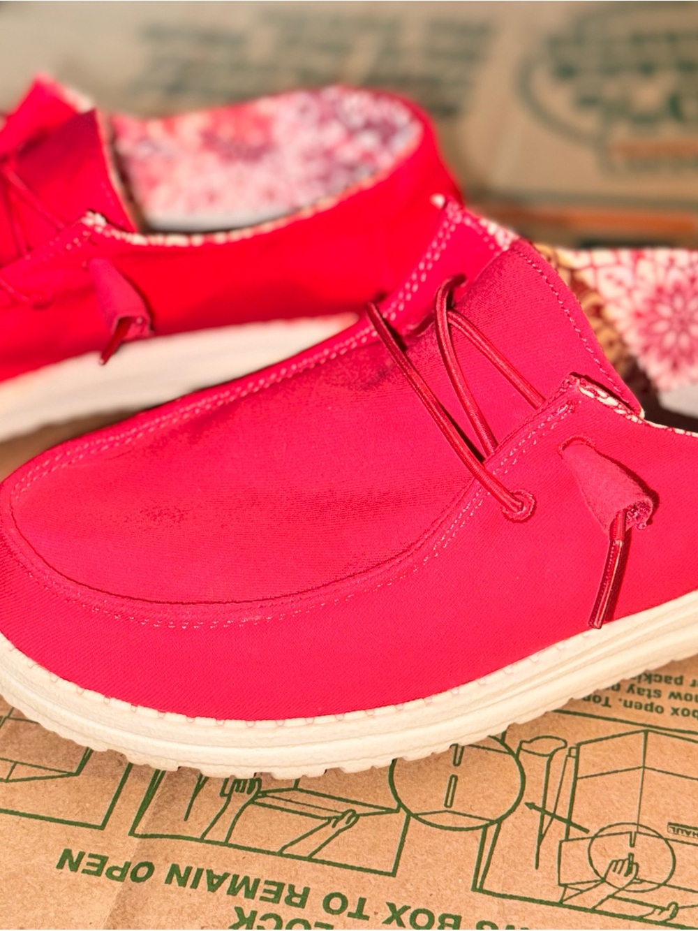 Hey Dude - women’s 8